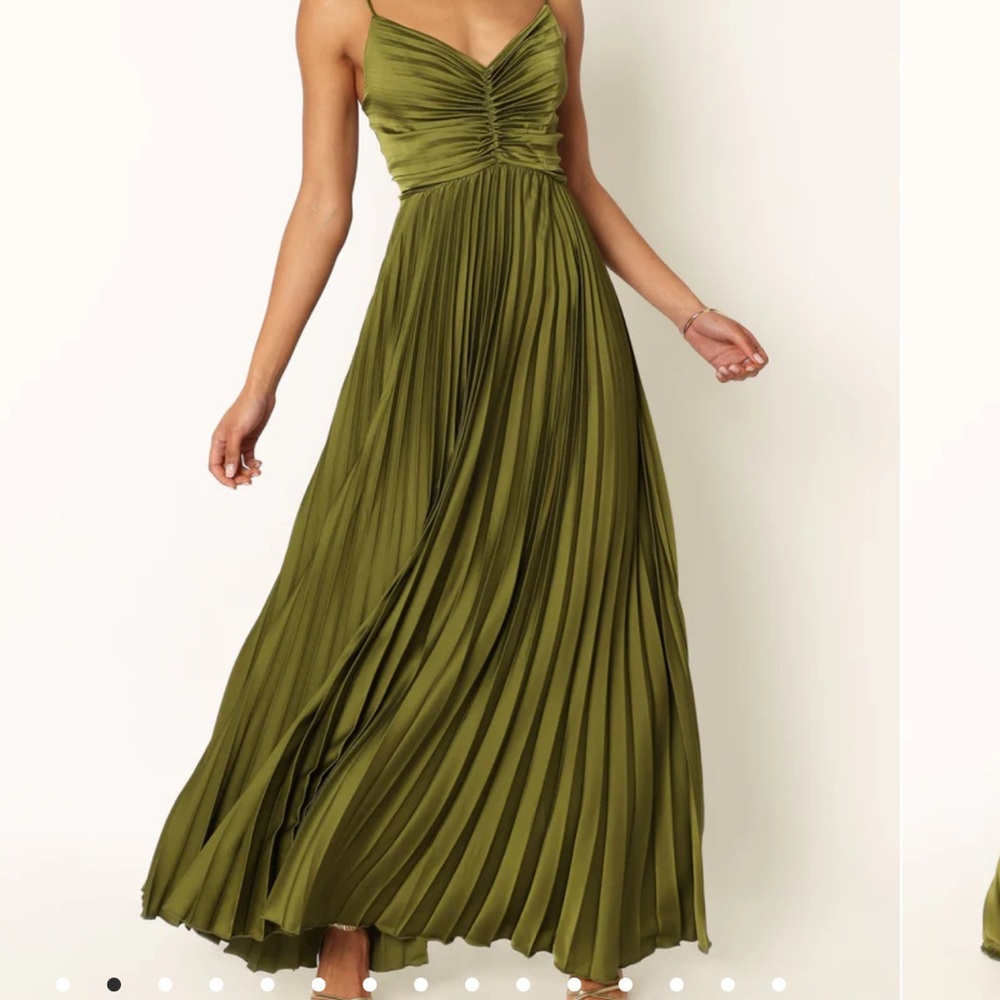 Petal & Pup Naira Pleated Maxi Dress Palm Green